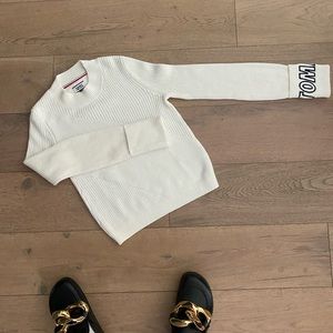 Tommy Hilfiger crew neck sweater sz S